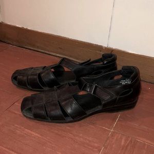 Women’s black sandals